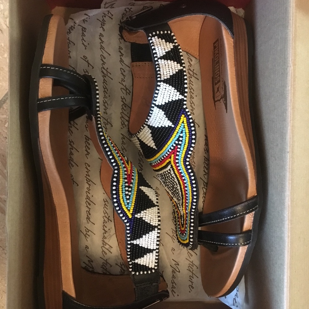 Pikolinos leather beaded Maasai sandals - Picture 3 of 9